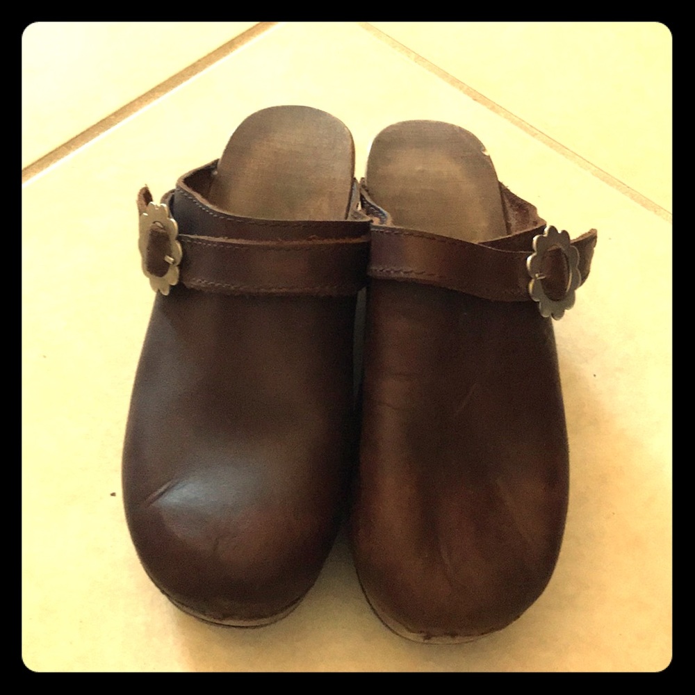 Clogs